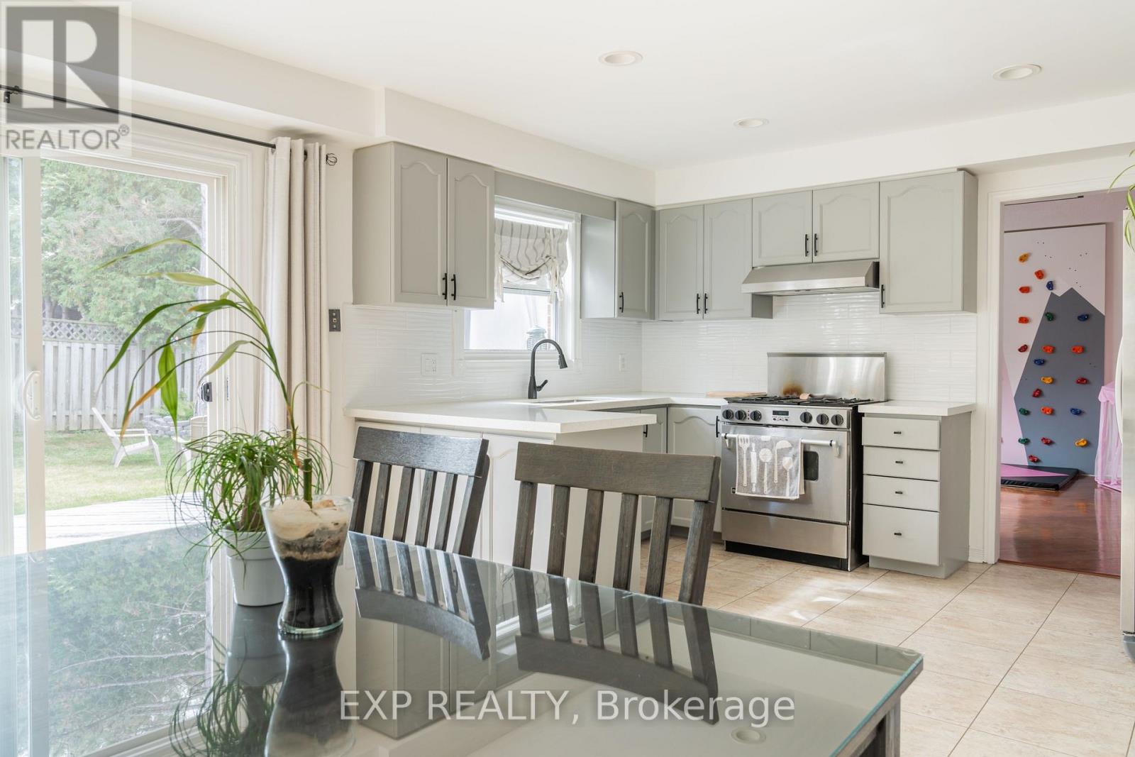 218 Kensington Place, Orangeville, Ontario  L9W 4G7 - Photo 12 - W12396033