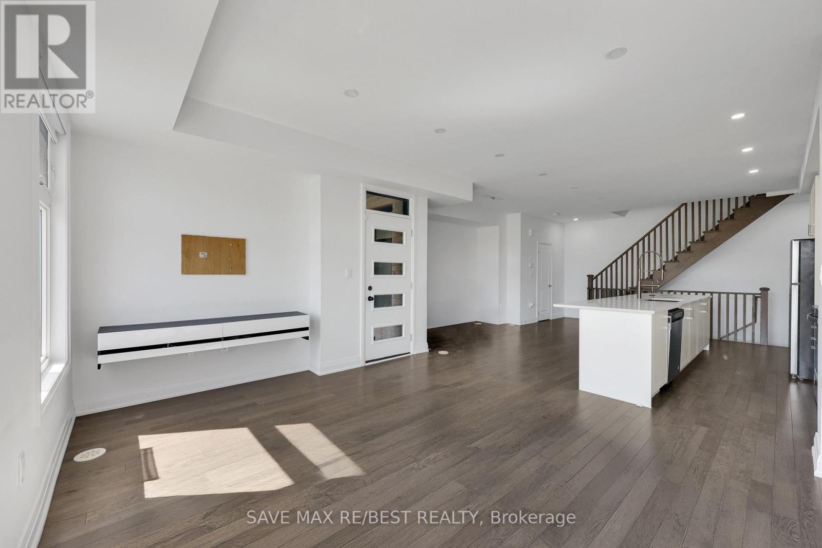 2536 Littlefield Crescent, Oakville, Ontario  L6M 4G3 - Photo 9 - W12400250