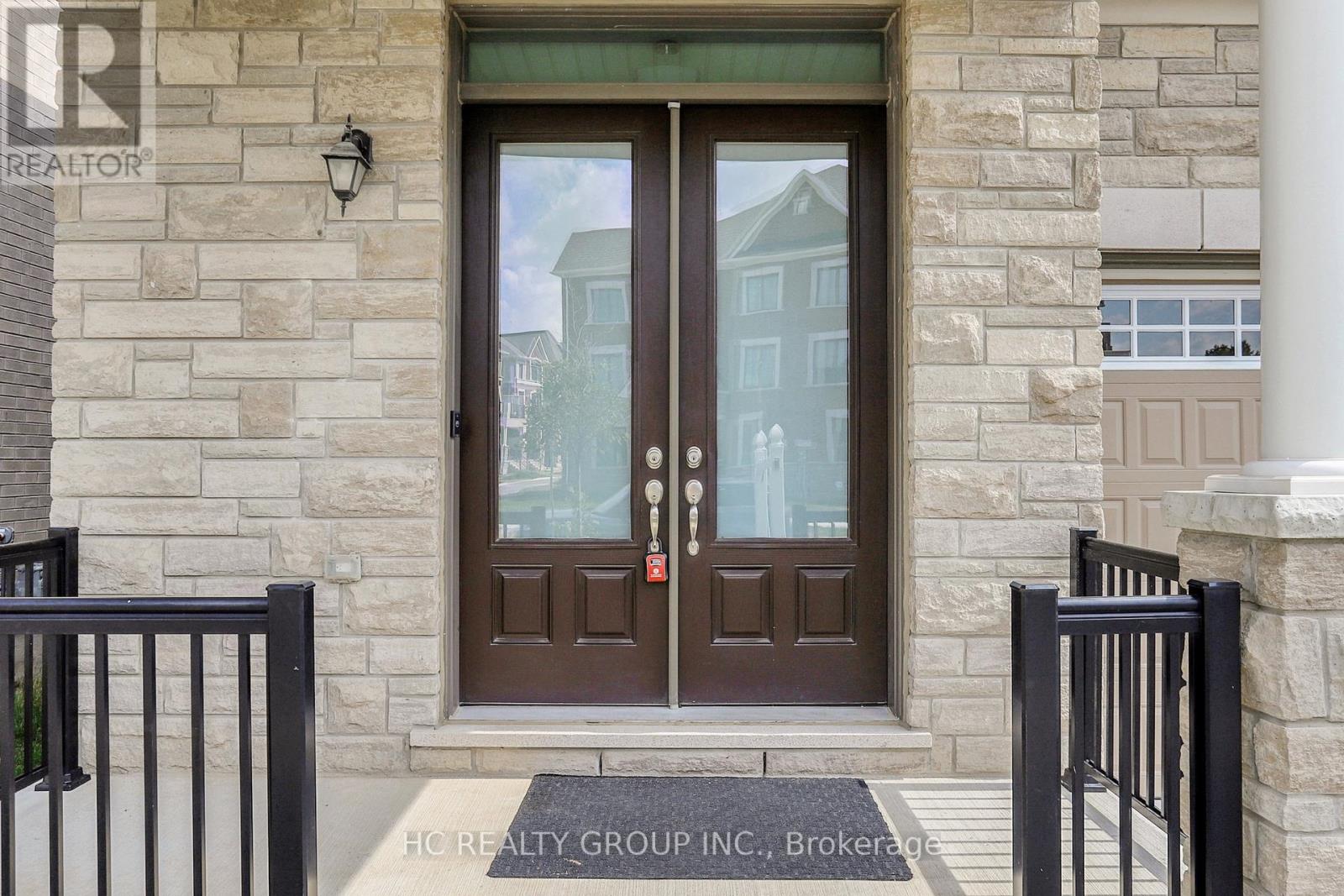 Property at 285 BEAVERBRAE DRIVE image 3