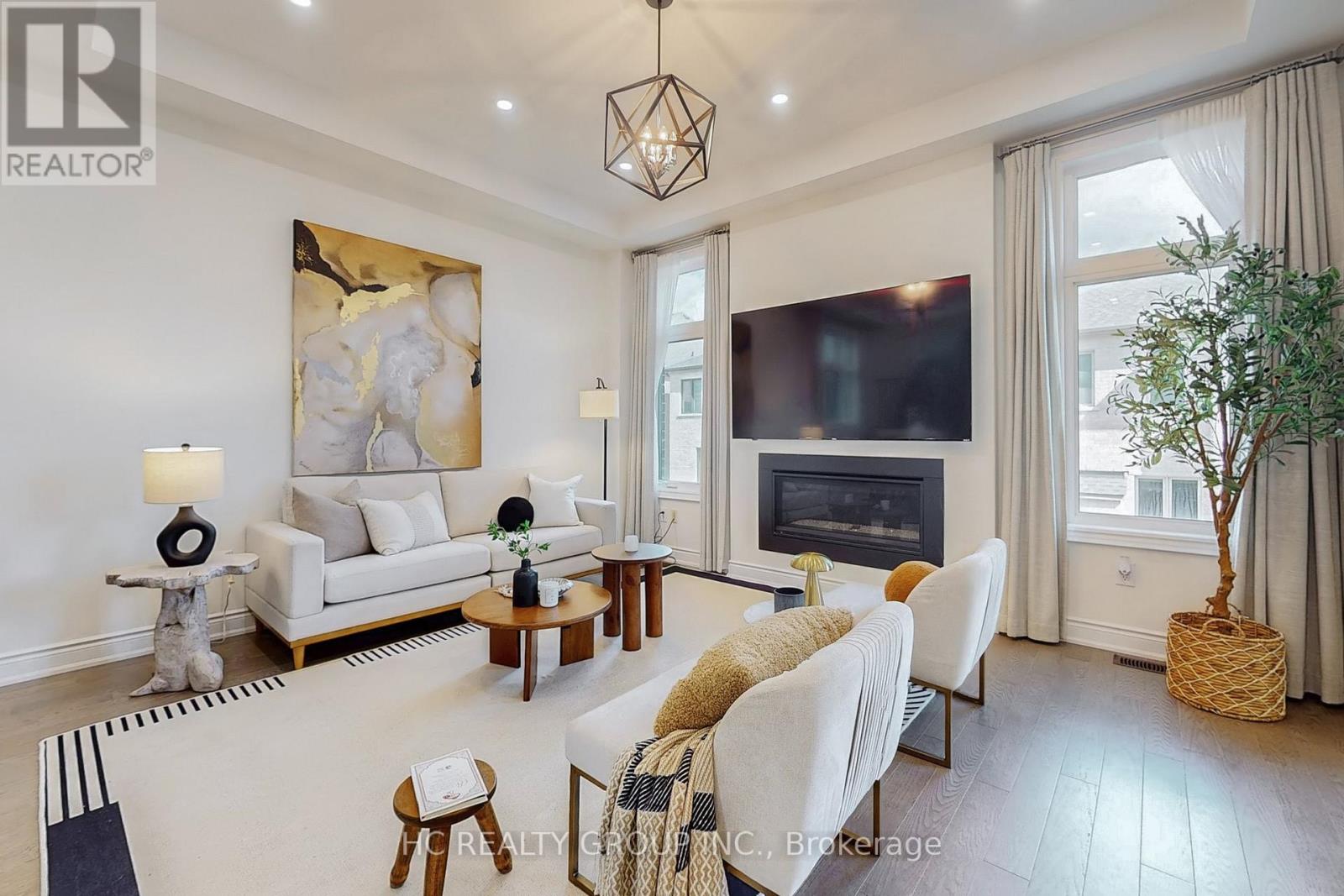 Property at 285 BEAVERBRAE DRIVE image 4