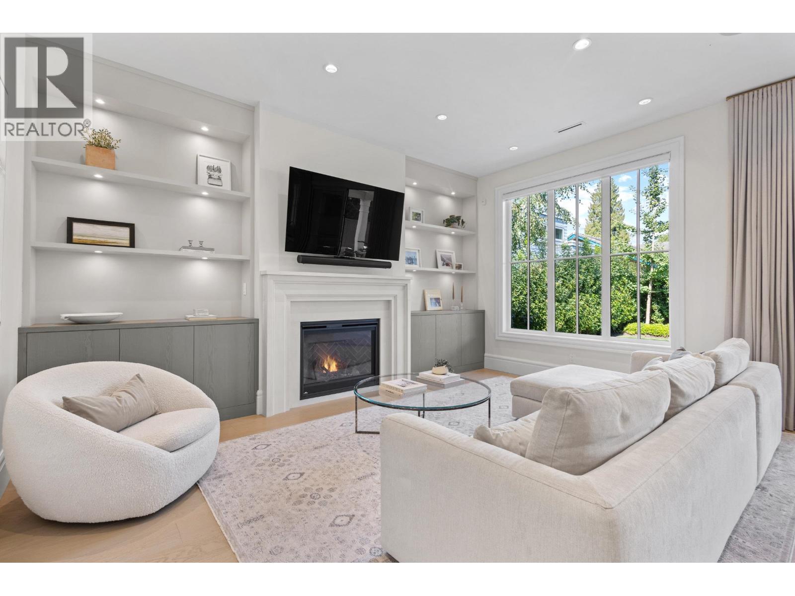 Property at 1115 COTTONWOOD AVENUE image 3