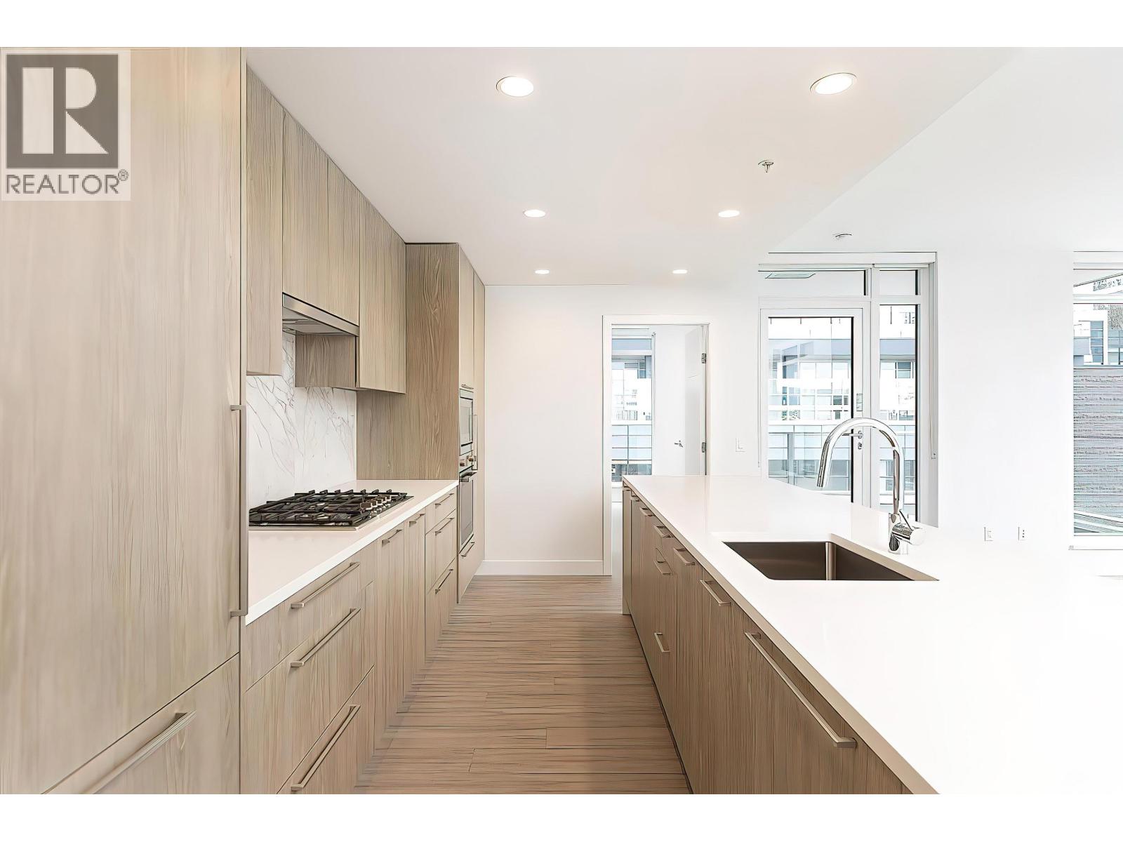 308 6398 Silver Avenue, Burnaby, British Columbia  V5H 0K7 - Photo 4 - R3043951