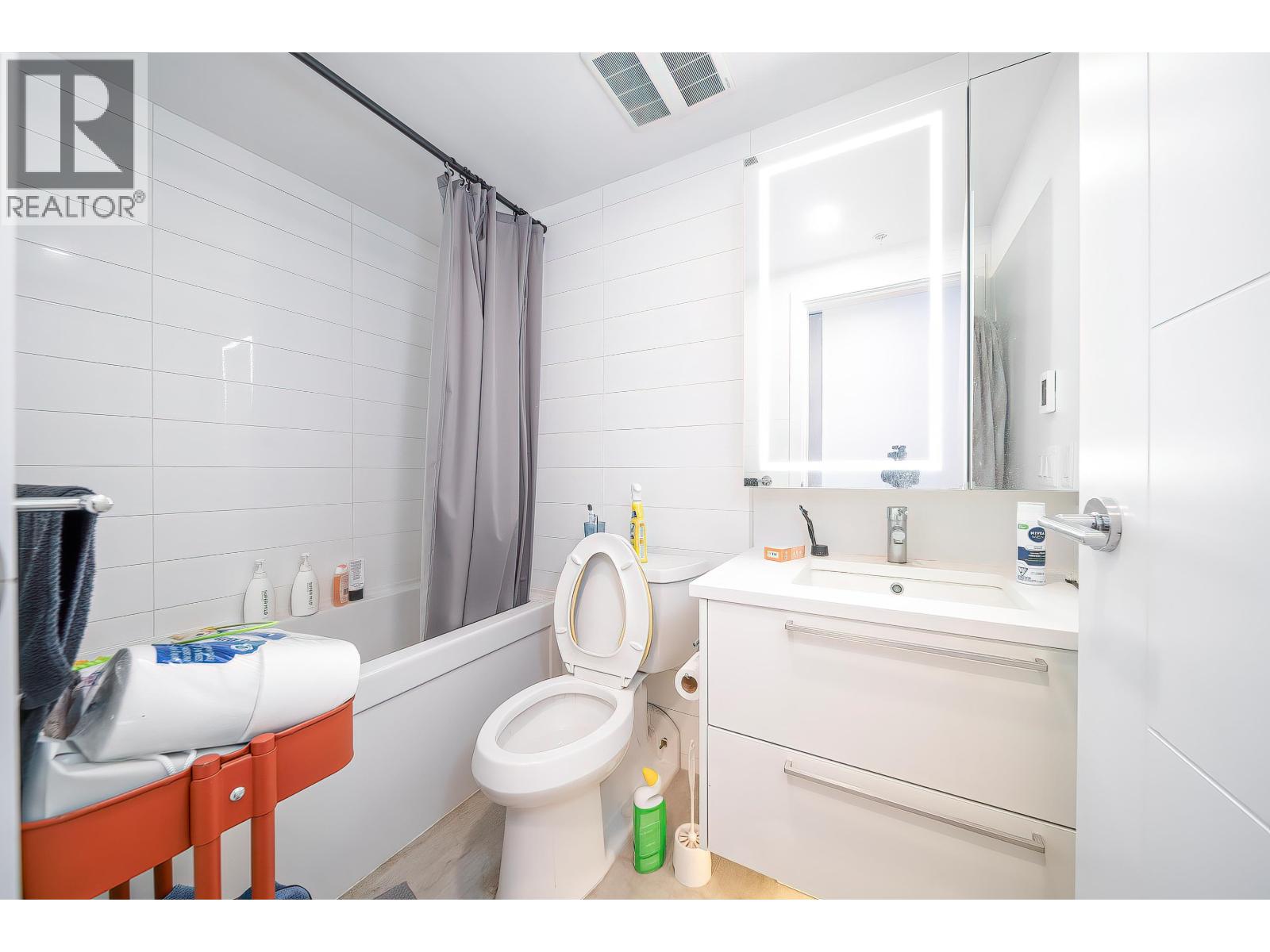 308 6398 Silver Avenue, Burnaby, British Columbia  V5H 0K7 - Photo 9 - R3043951