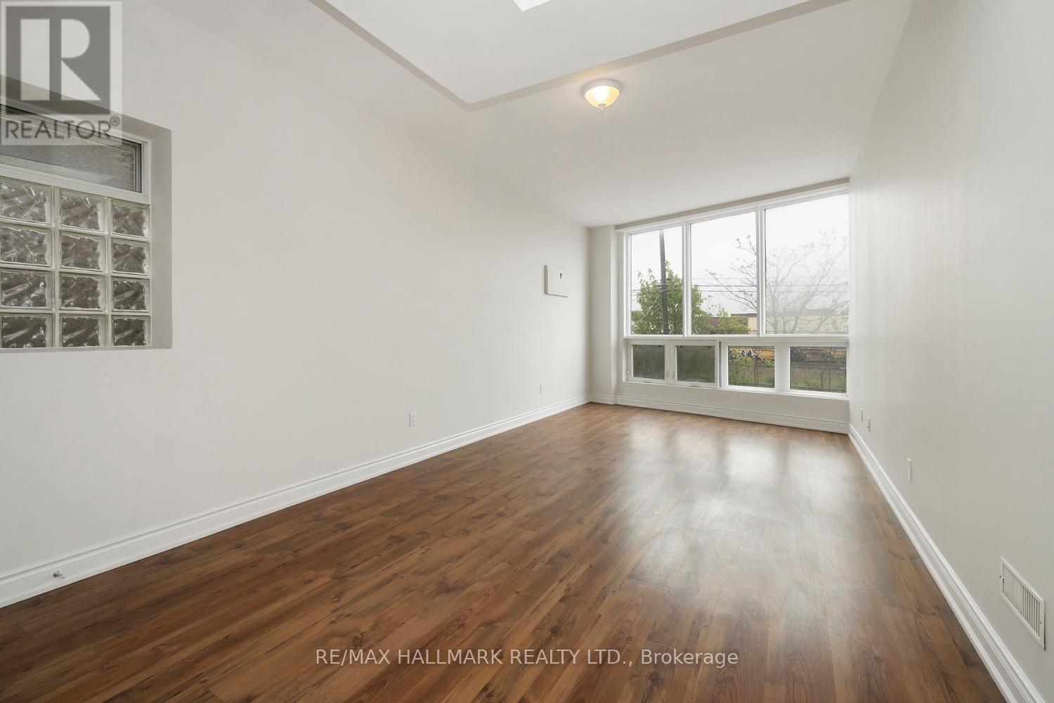3631 Dundas Street W, Toronto, Ontario  M6S 2T2 - Photo 10 - W12401998