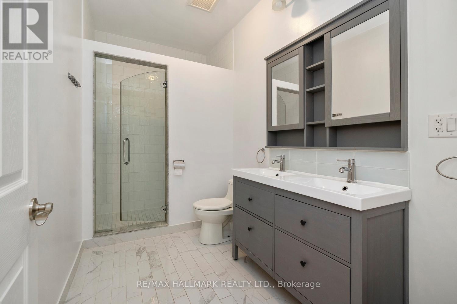 3631 Dundas Street W, Toronto, Ontario  M6S 2T2 - Photo 11 - W12401998