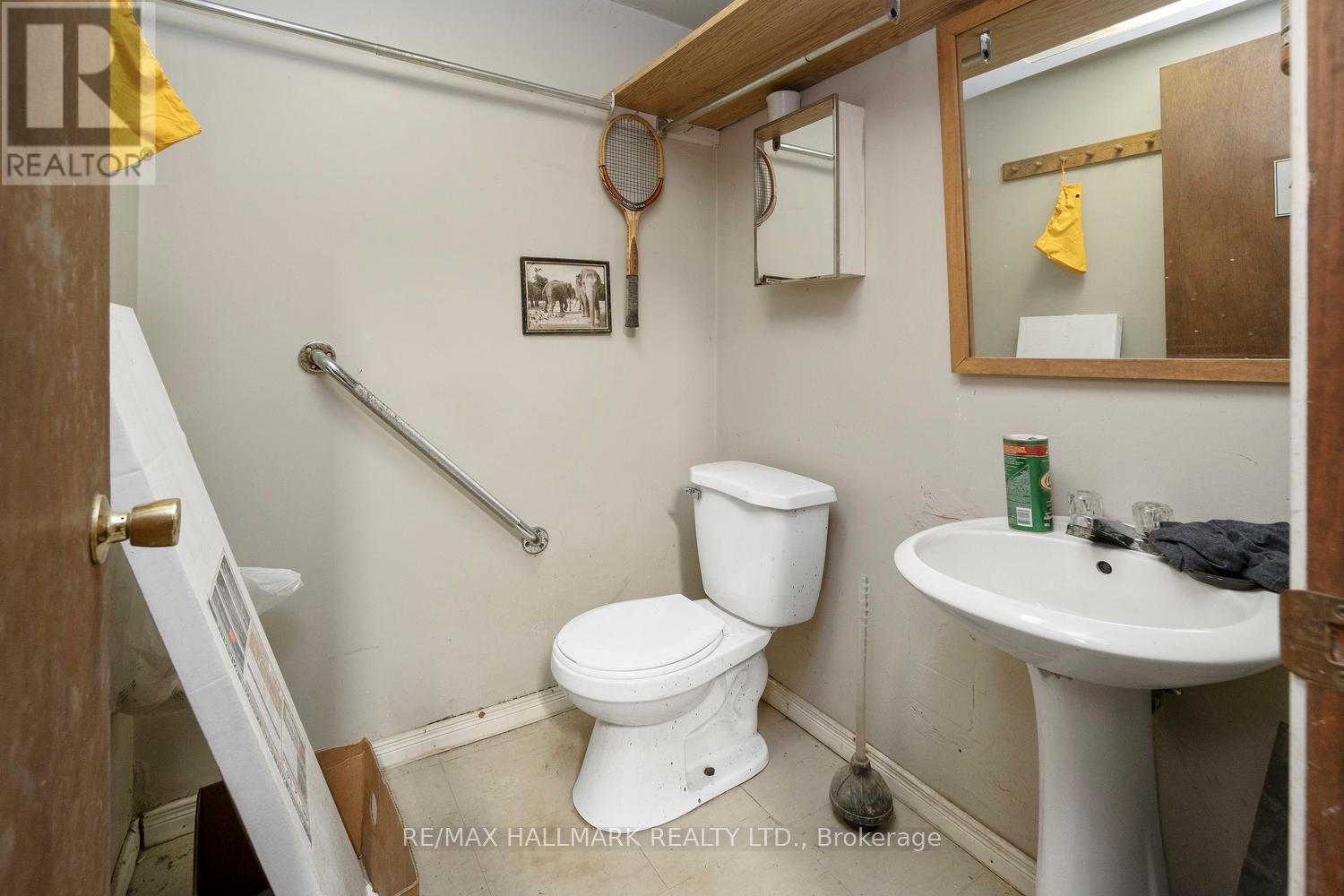 3631 Dundas Street W, Toronto, Ontario  M6S 2T2 - Photo 15 - W12401998