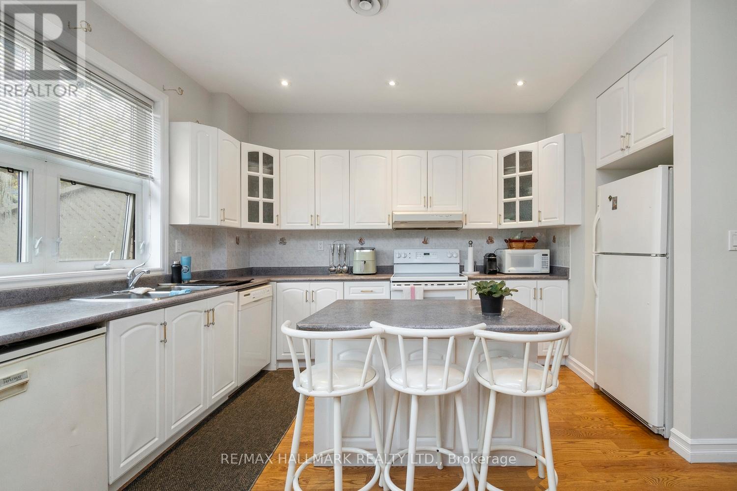 3631 Dundas Street W, Toronto, Ontario  M6S 2T2 - Photo 20 - W12401998