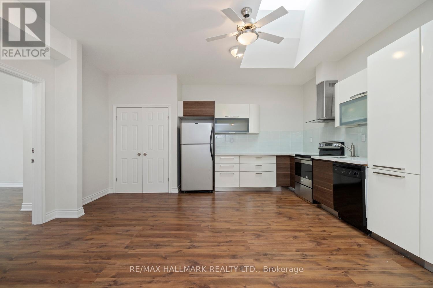 3631 Dundas Street W, Toronto, Ontario  M6S 2T2 - Photo 8 - W12401998