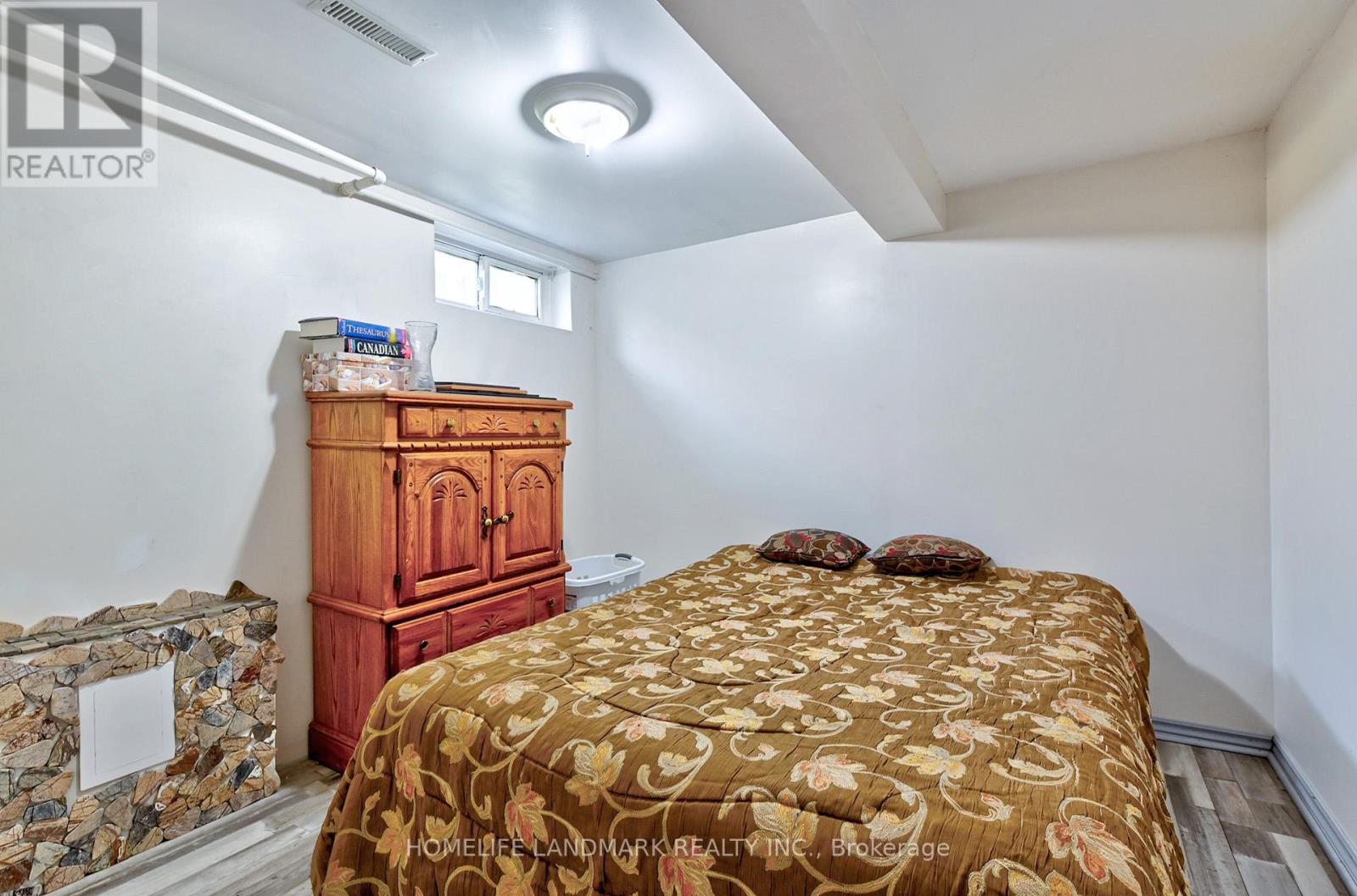 67 Crawford Drive, Brampton (Madoc), Ontario  L6V 2C6 - Photo 24 - W12402009