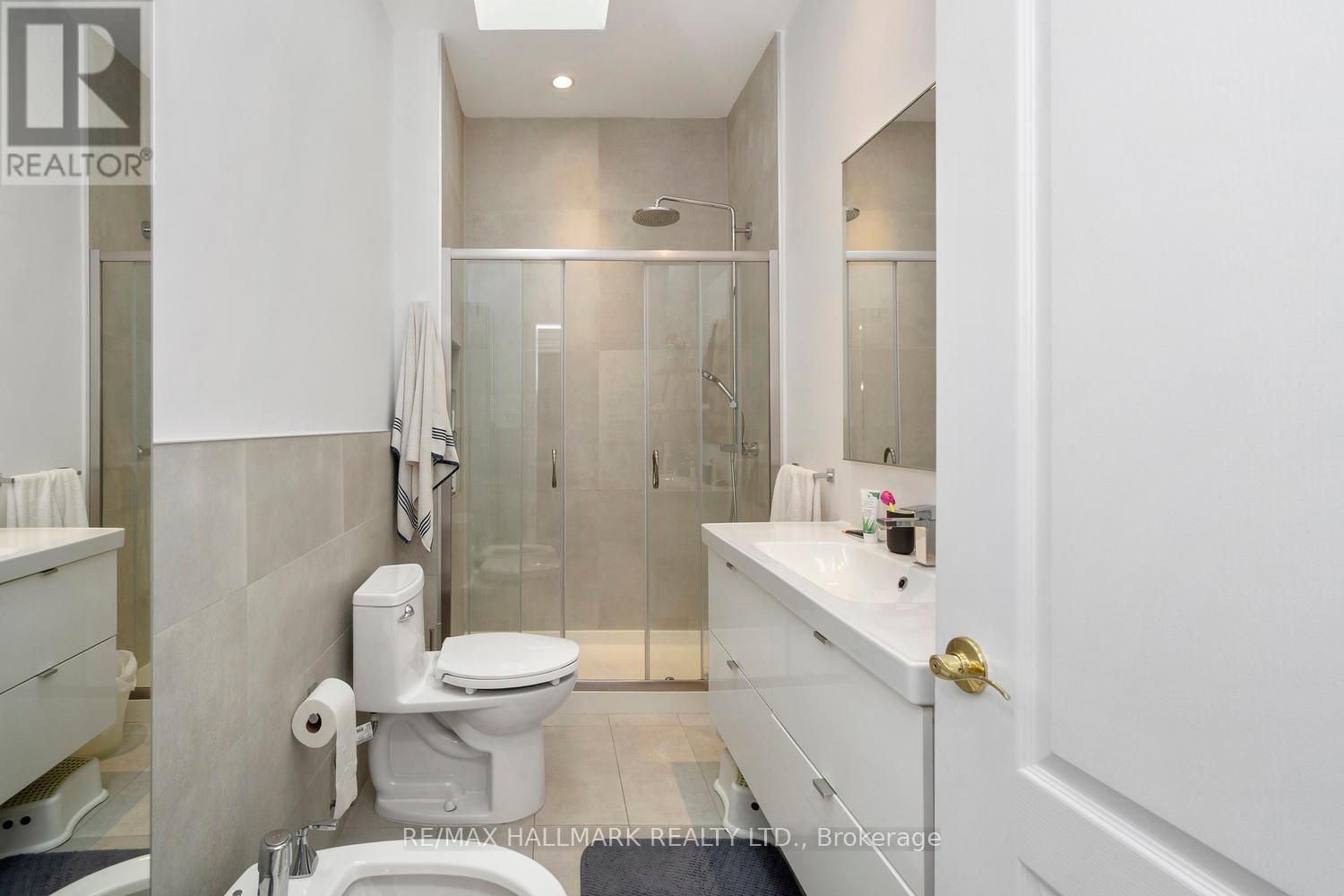 3631 Dundas Street W, Toronto, Ontario  M6S 2T2 - Photo 6 - W12402012