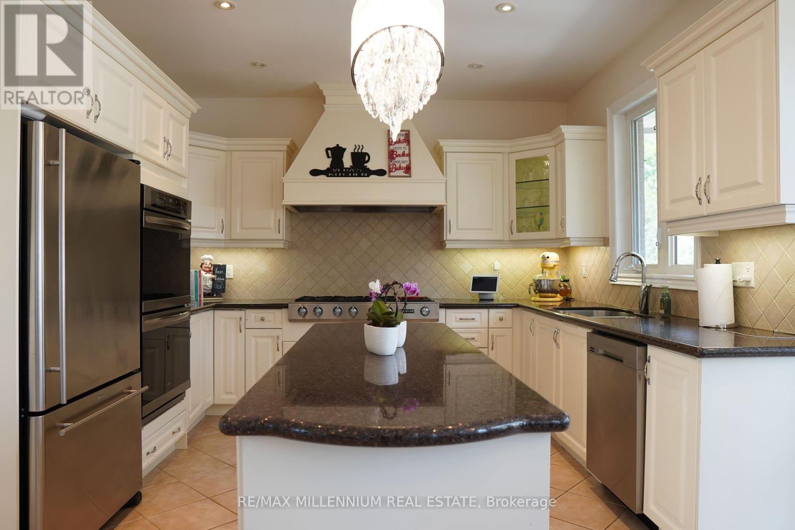 40 Rampart Drive, Brampton (Vales Of Castlemore North), Ontario  L6P 2Z1 - Photo 14 - W12402021