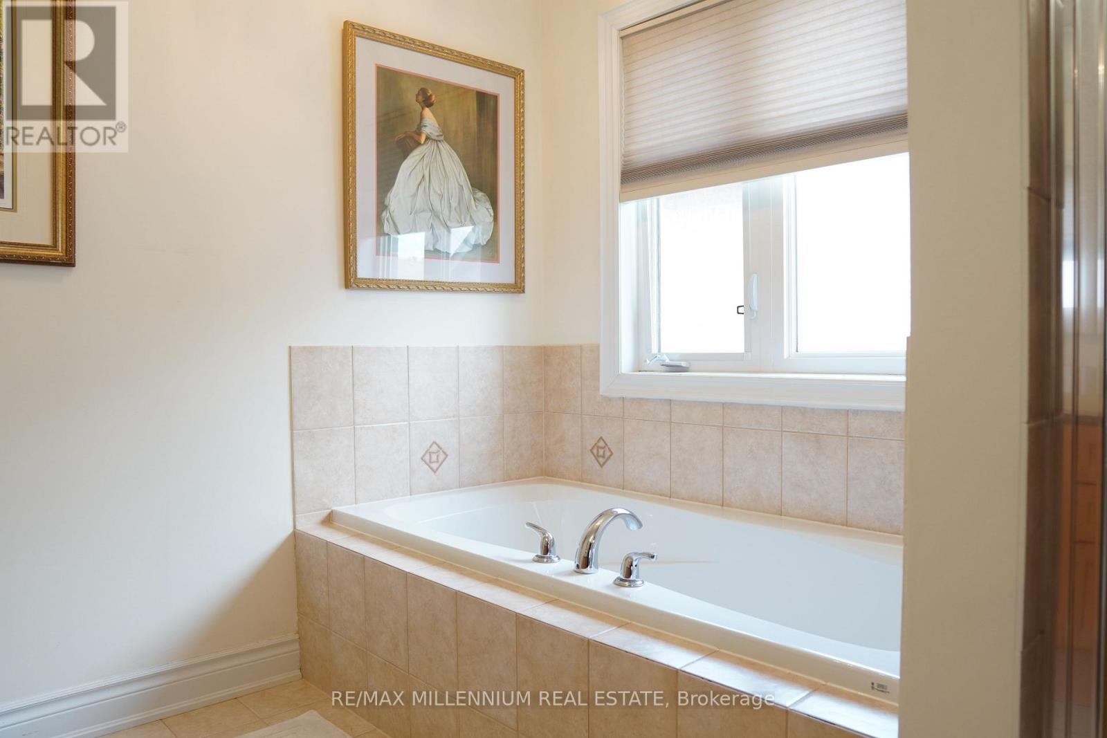 40 Rampart Drive, Brampton (Vales Of Castlemore North), Ontario  L6P 2Z1 - Photo 24 - W12402021