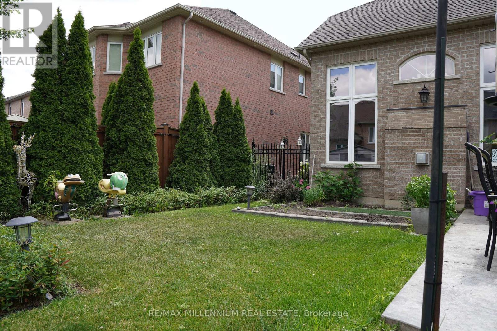 40 Rampart Drive, Brampton (Vales Of Castlemore North), Ontario  L6P 2Z1 - Photo 43 - W12402021