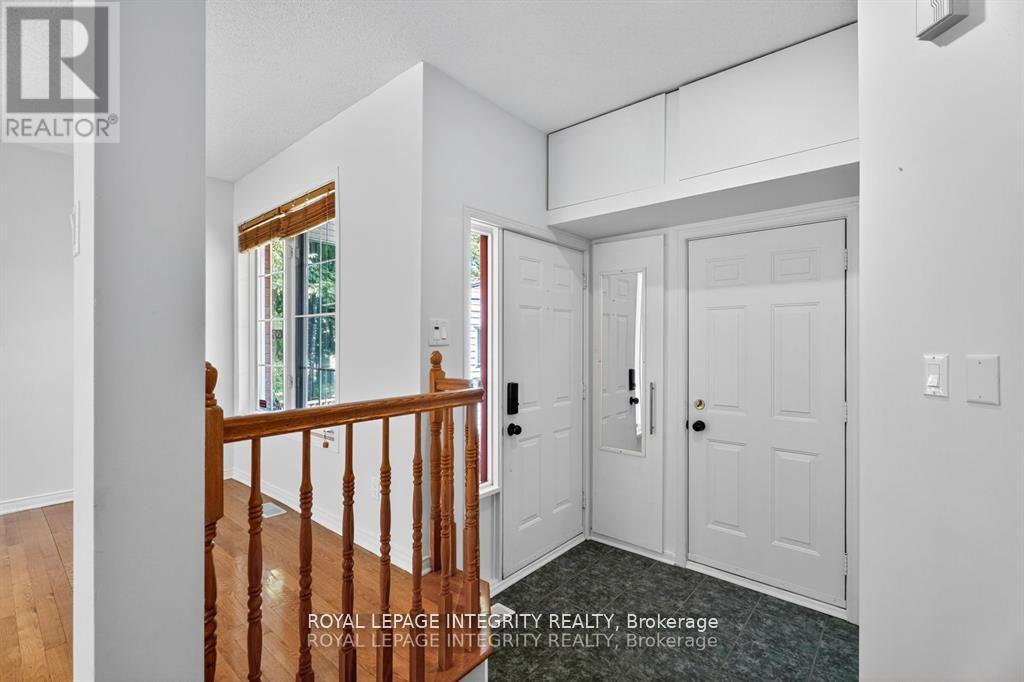 3700 Rivergate Way, Ottawa, Ontario  K1V 1K1 - Photo 3 - X12402039