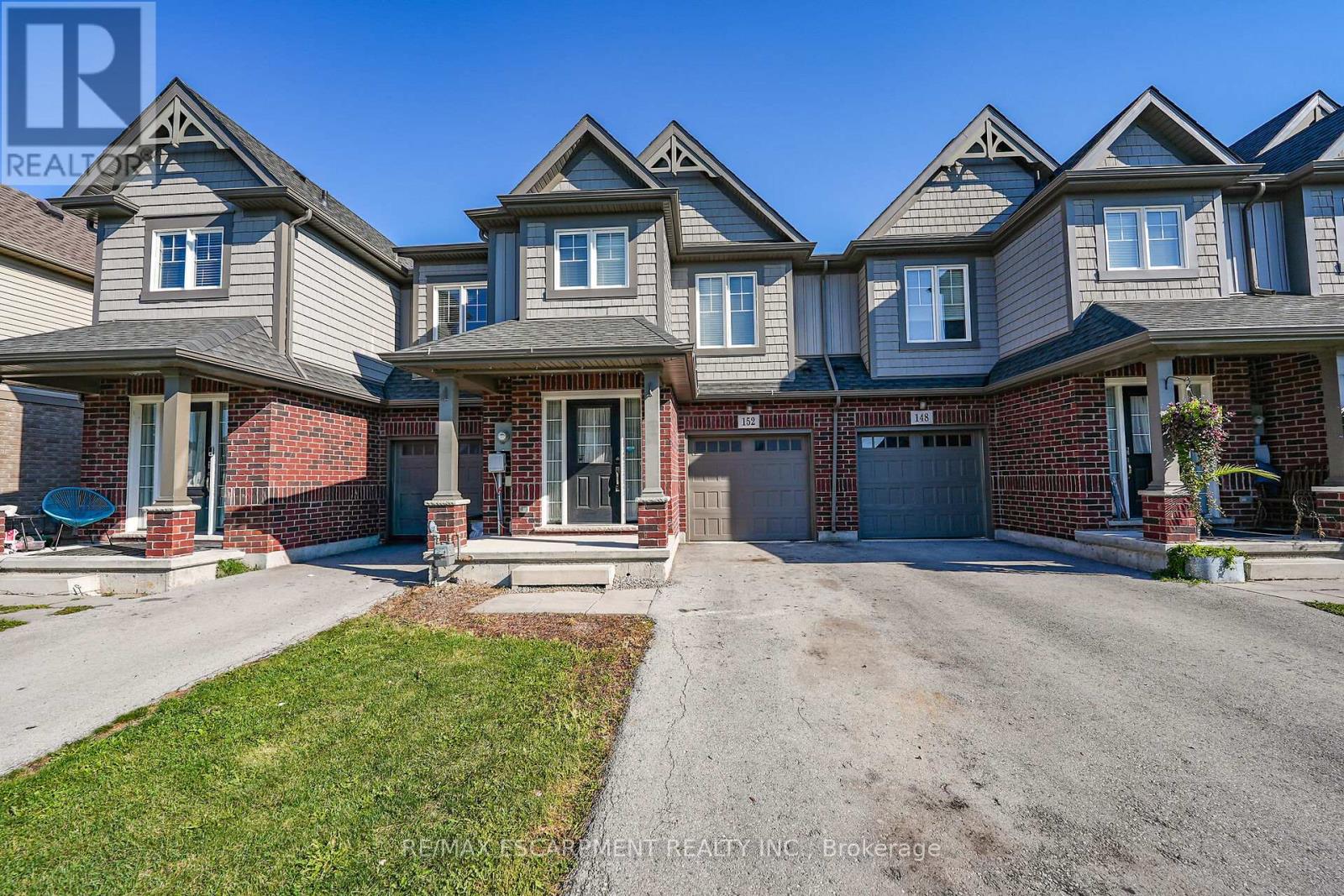 152 Heron Street, Welland, Ontario  L3C 0G8 - Photo 2 - X12402006