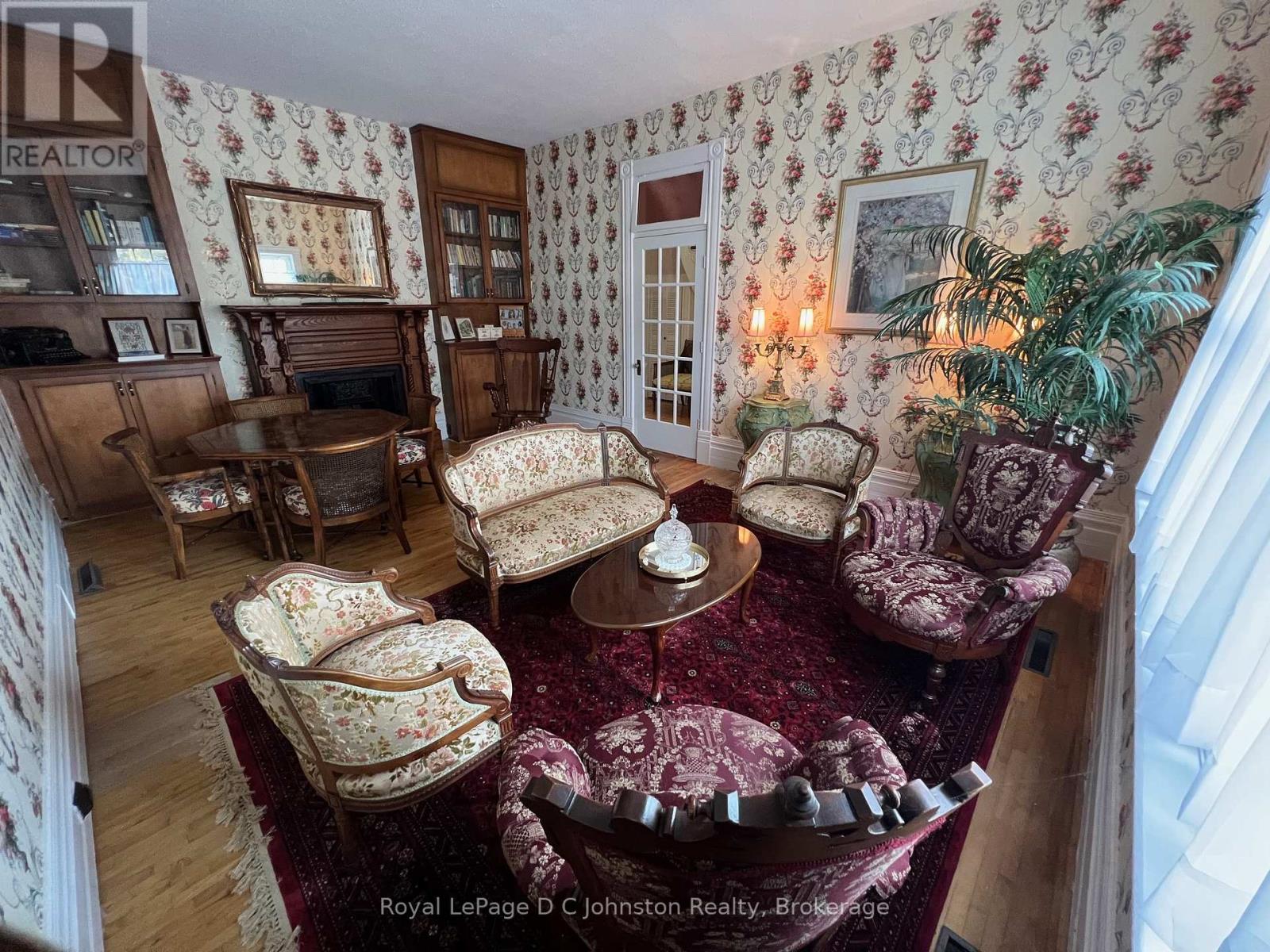 69 Albert Street N, Saugeen Shores, Ontario  N0H 2L0 - Photo 11 - X12402058