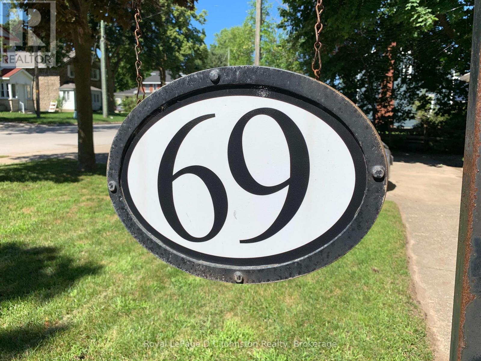 69 Albert Street N, Saugeen Shores, Ontario  N0H 2L0 - Photo 2 - X12402058