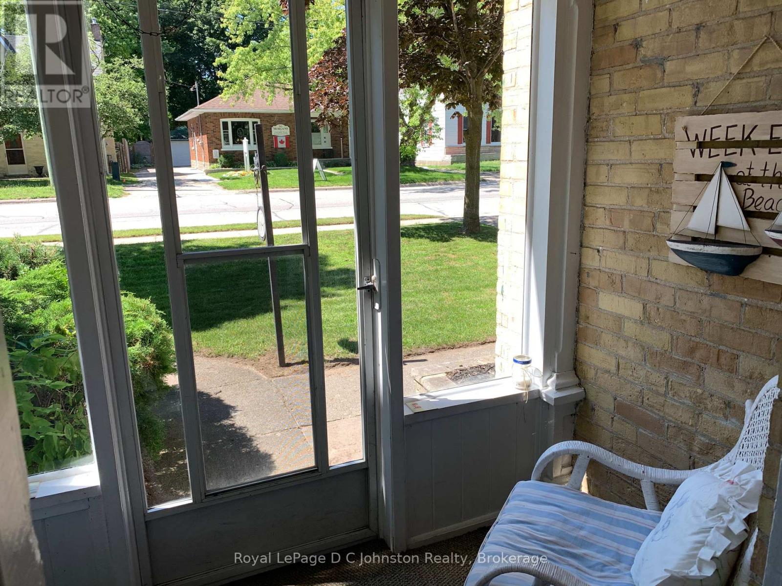 69 Albert Street N, Saugeen Shores, Ontario  N0H 2L0 - Photo 4 - X12402058