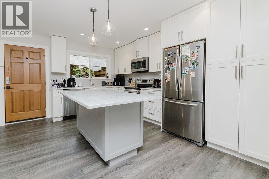 841 NORTH ROAD, Gibsons, British Columbia