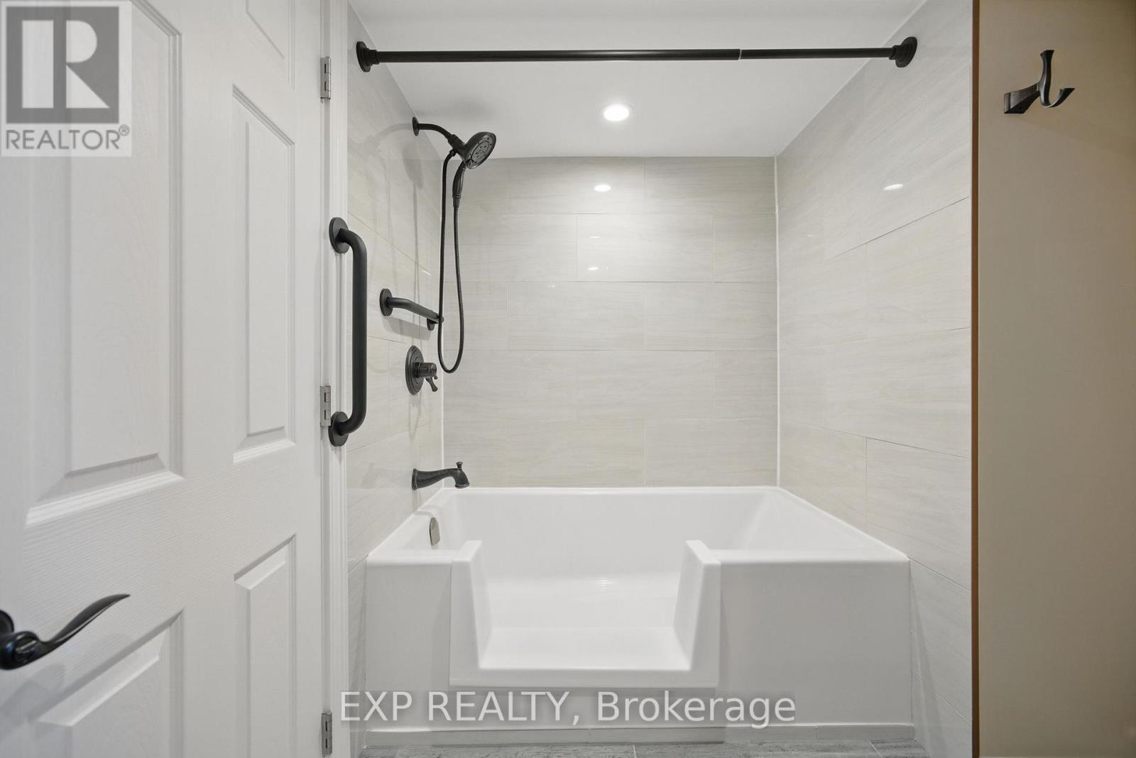 55 Don Valley Drive, Toronto, Ontario  M4K 2J1 - Photo 33 - E12402054