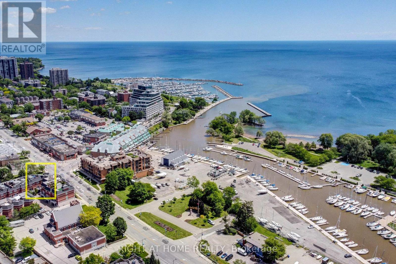 10 - 120 Bronte Road, Oakville, Ontario  L6L 3C1 - Photo 2 - W12401441