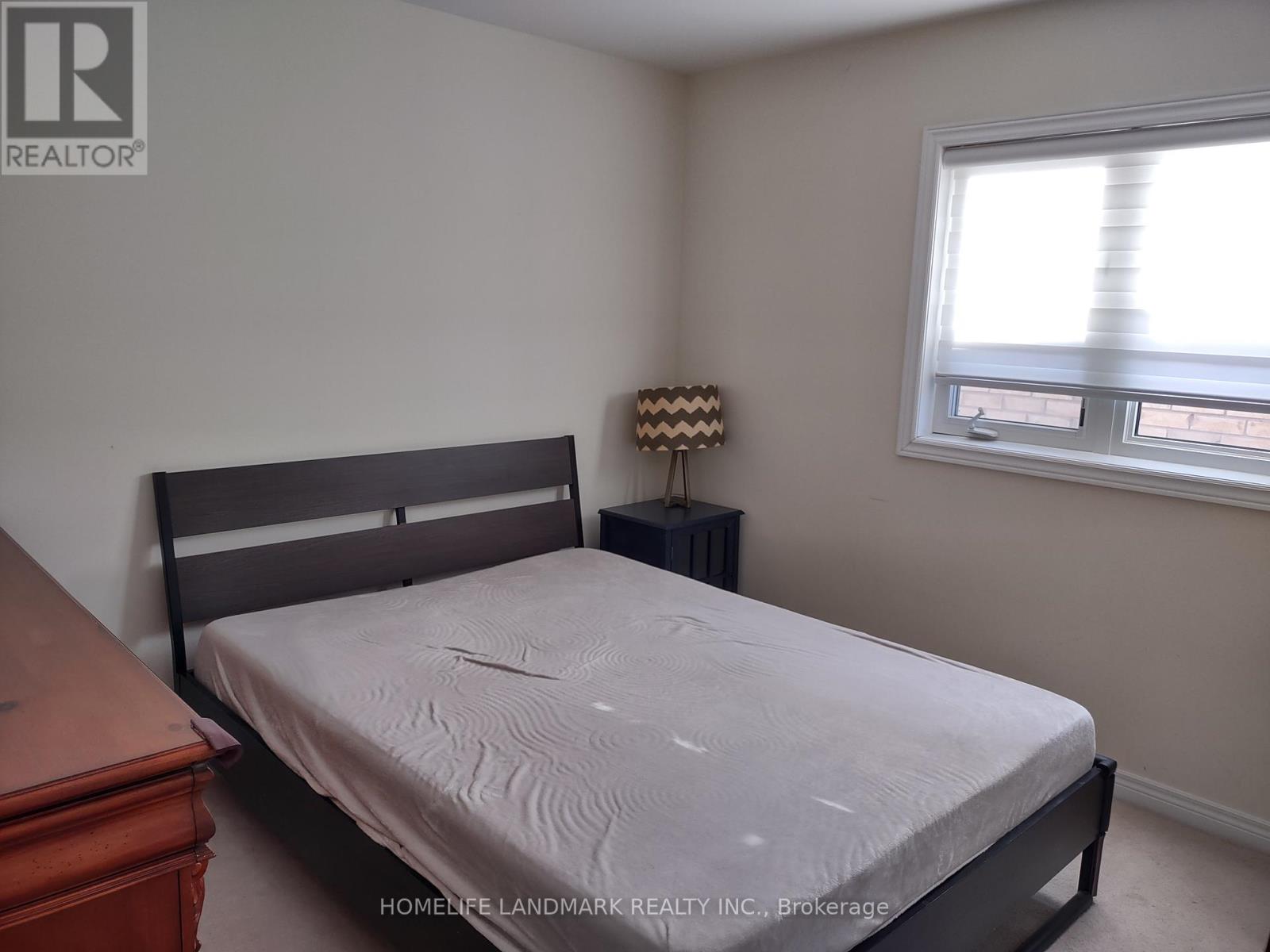 109 Herefordshire Crescent, East Gwillimbury, Ontario  L9N 0B6 - Photo 13 - N12402028