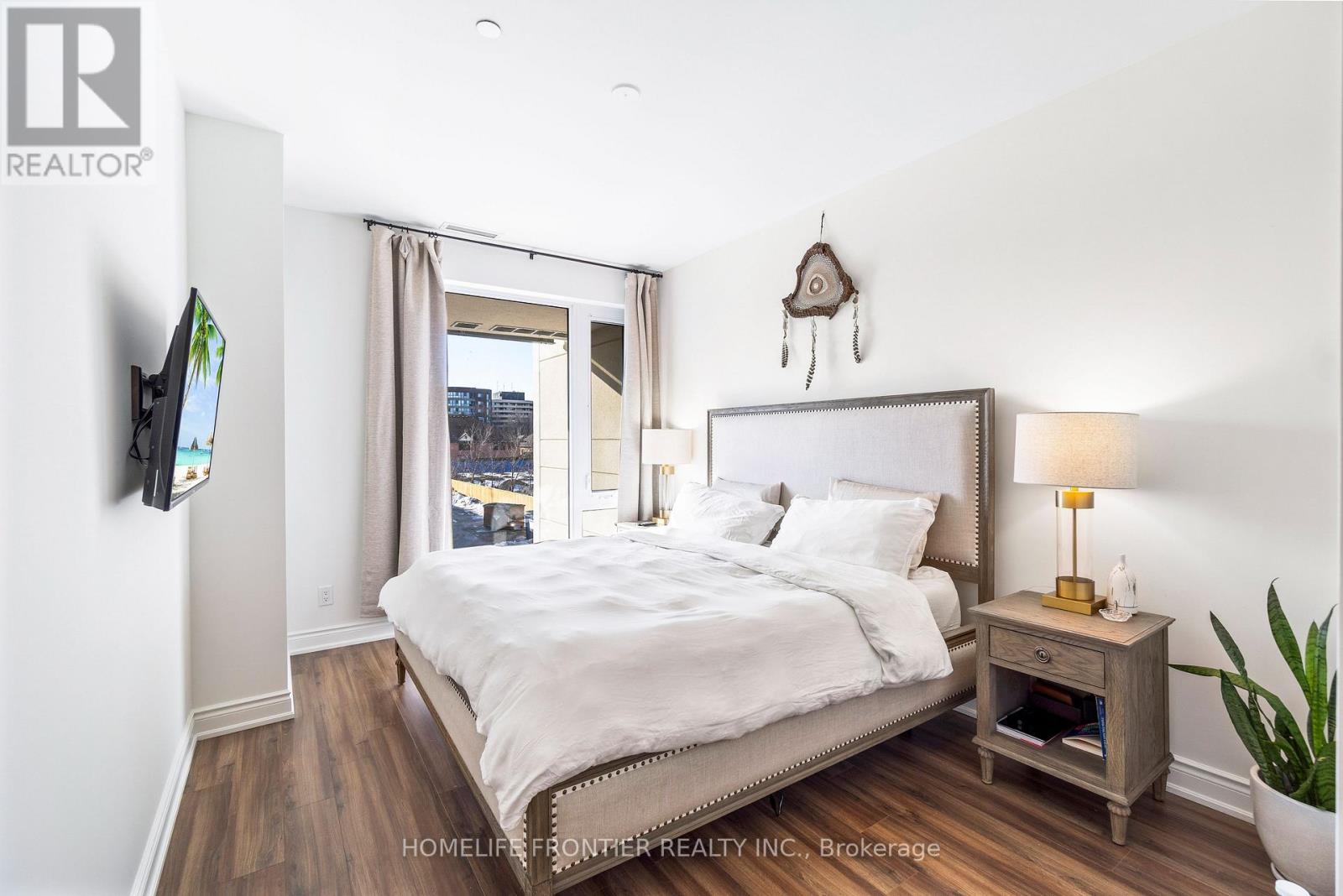 Th 102 - 9618 Yonge Street, Richmond Hill, Ontario  L4C 1V6 - Photo 13 - N12402048