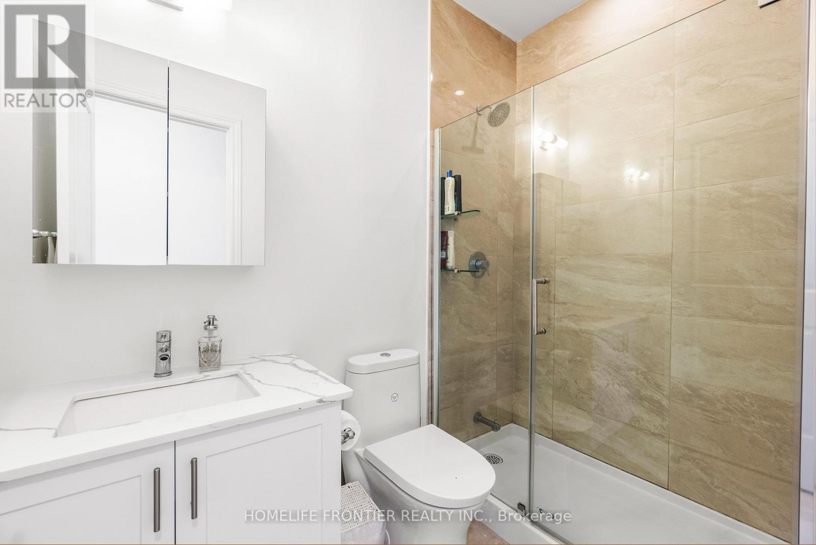 Th 102 - 9618 Yonge Street, Richmond Hill, Ontario  L4C 1V6 - Photo 14 - N12402048