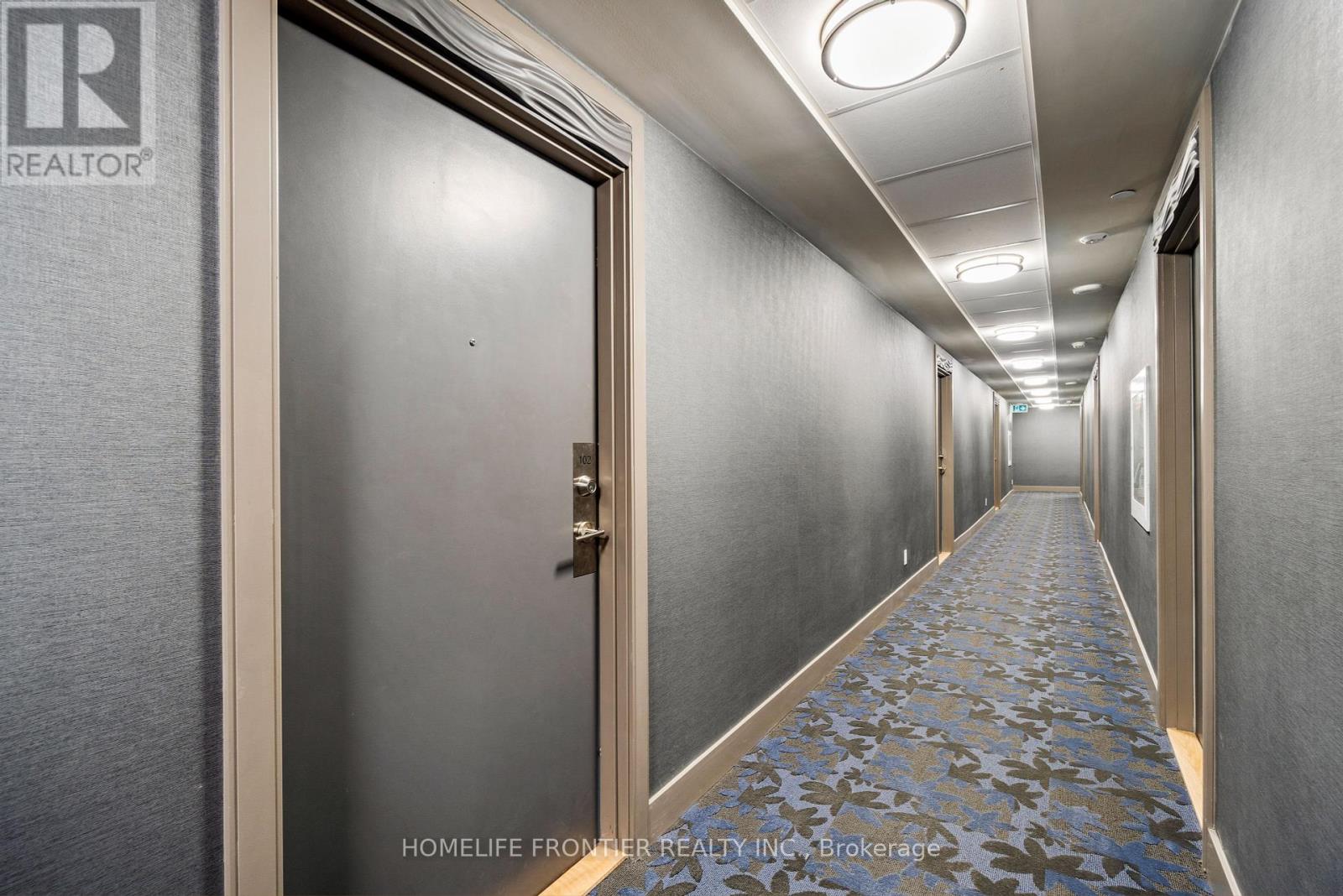 Th 102 - 9618 Yonge Street, Richmond Hill, Ontario  L4C 1V6 - Photo 18 - N12402048