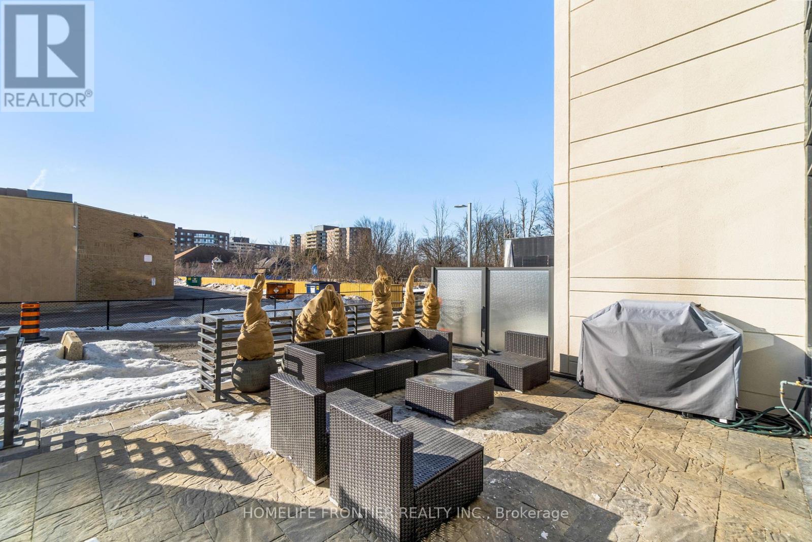 Th 102 - 9618 Yonge Street, Richmond Hill, Ontario  L4C 1V6 - Photo 19 - N12402048