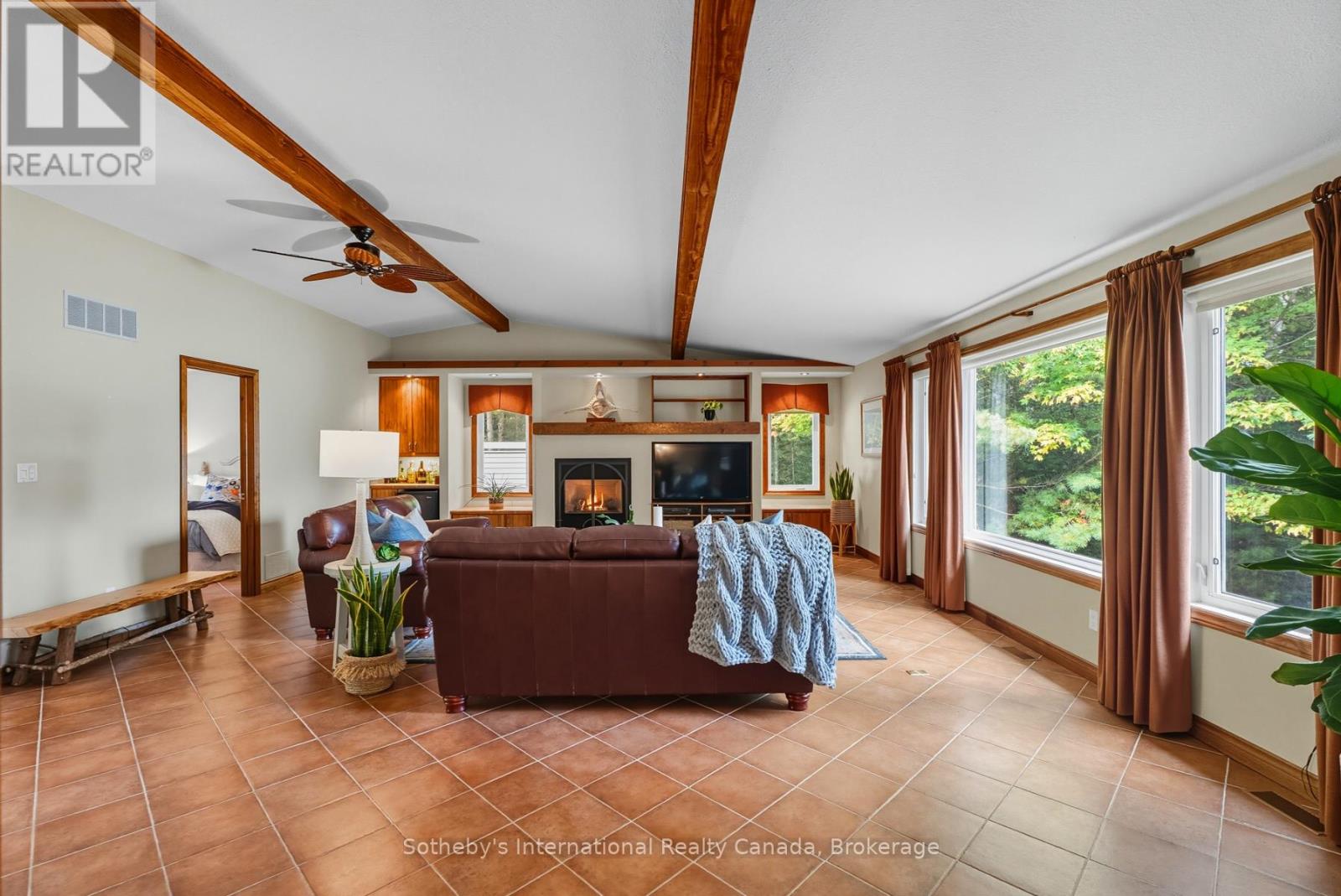 20 Fish Rock Road, Huntsville, Ontario  P1H 2N5 - Photo 11 - X12402066