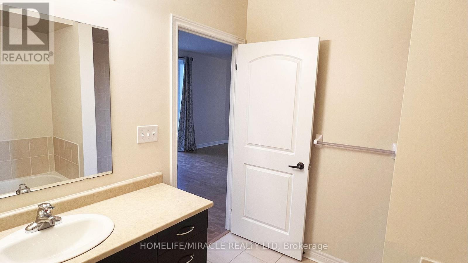 502 - 383 Main St E, Milton (Om Old Milton), Ontario  L9T 1P7 - Photo 25 - W12402045