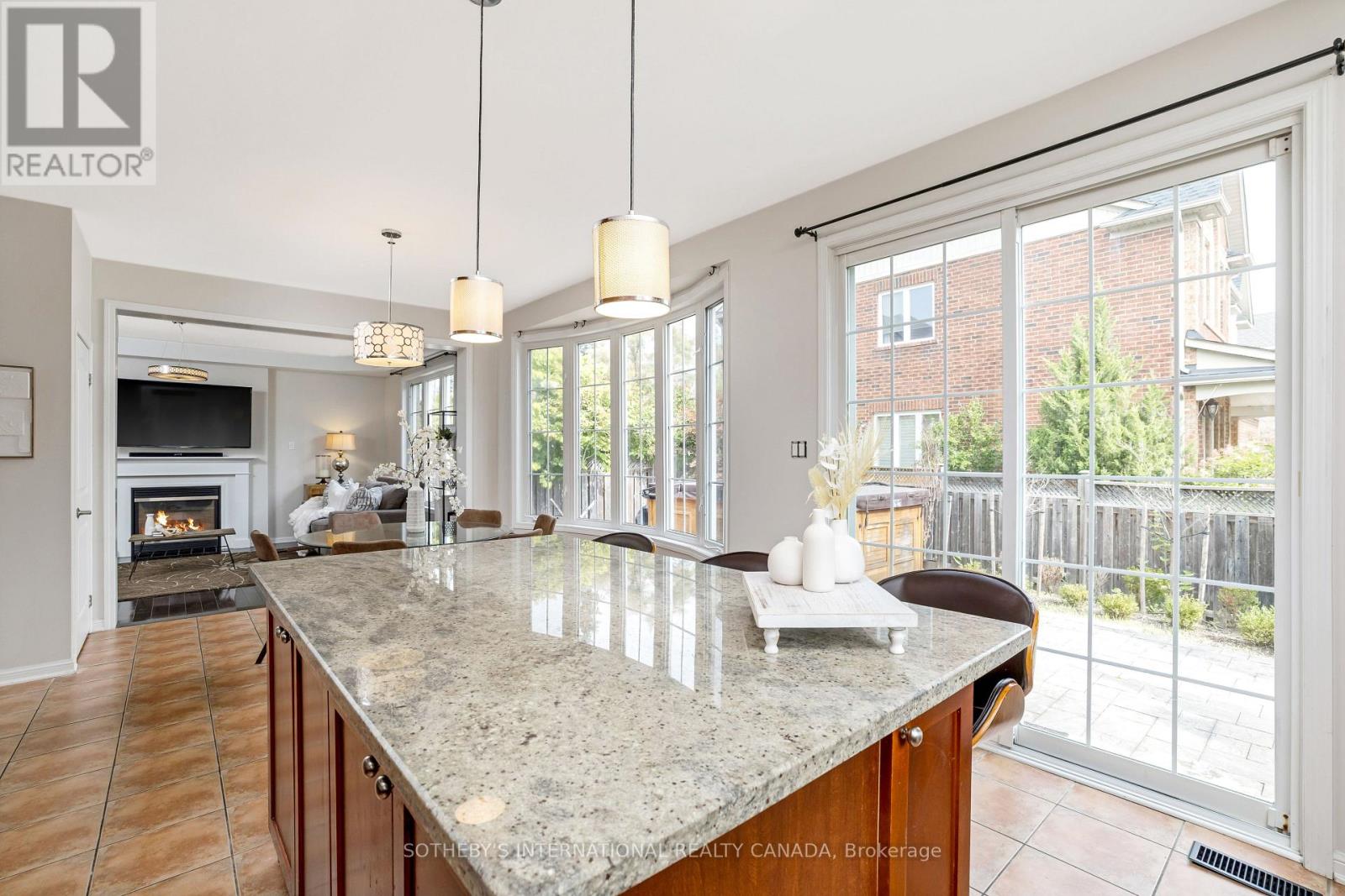 465 Cusick Circle, Milton, Ontario  L9T 0M9 - Photo 14 - W12402051
