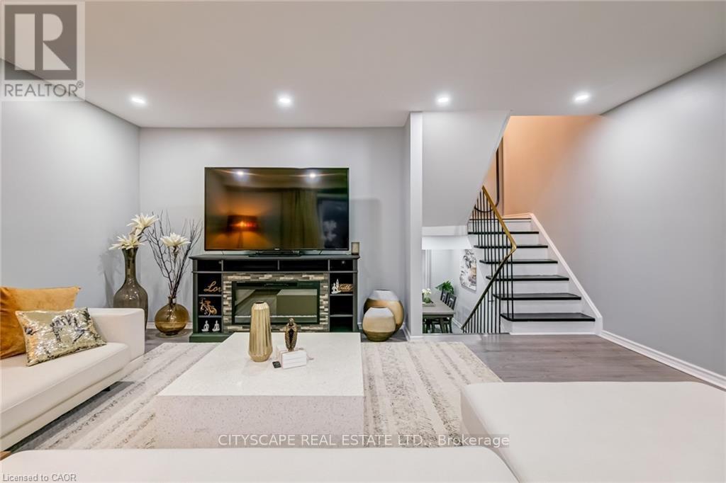 17 - 30 Heslop Road, Milton (Bm Bronte Meadows), Ontario  L9T 1B3 - Photo 14 - W12402061