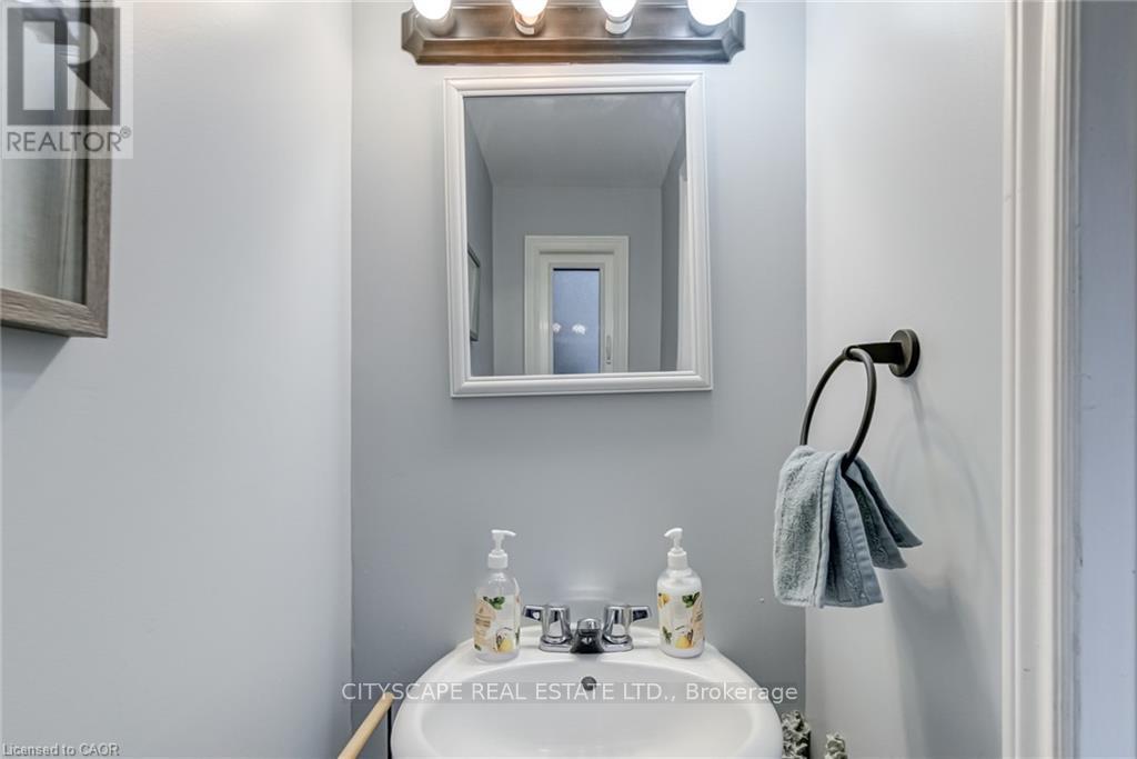 17 - 30 Heslop Road, Milton (Bm Bronte Meadows), Ontario  L9T 1B3 - Photo 24 - W12402061
