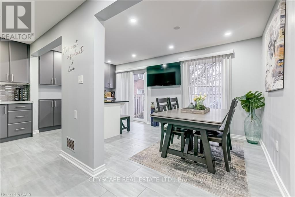 17 - 30 Heslop Road, Milton (Bm Bronte Meadows), Ontario  L9T 1B3 - Photo 5 - W12402061