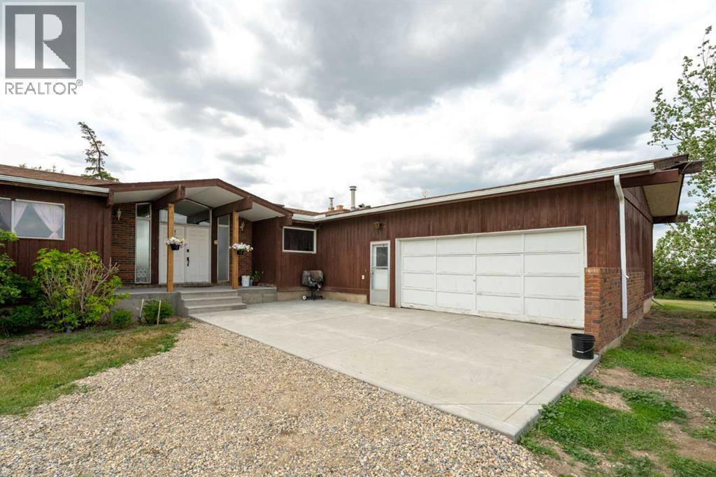 271194 Township Road 252, Dalroy, Alberta  T1Z 0S7 - Photo 3 - A2229521