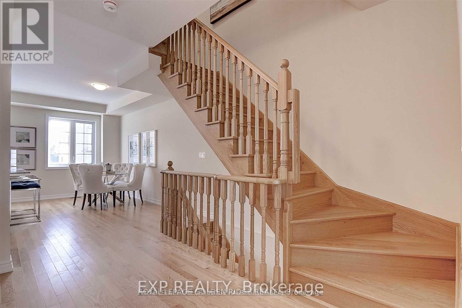 275 Bloomington Road W, Richmond Hill, Ontario  L4E 2H8 - Photo 9 - N12314871