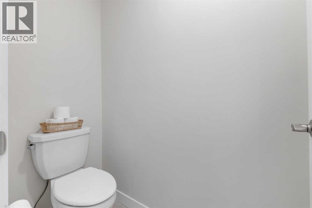 547 Rowmont Boulevard Nw, Calgary, Alberta  T3L 0G4 - Photo 32 - A2251329