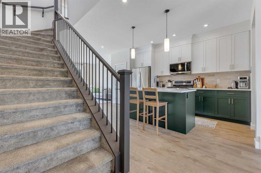 547 Rowmont Boulevard Nw, Calgary, Alberta  T3L 0G4 - Photo 7 - A2251329