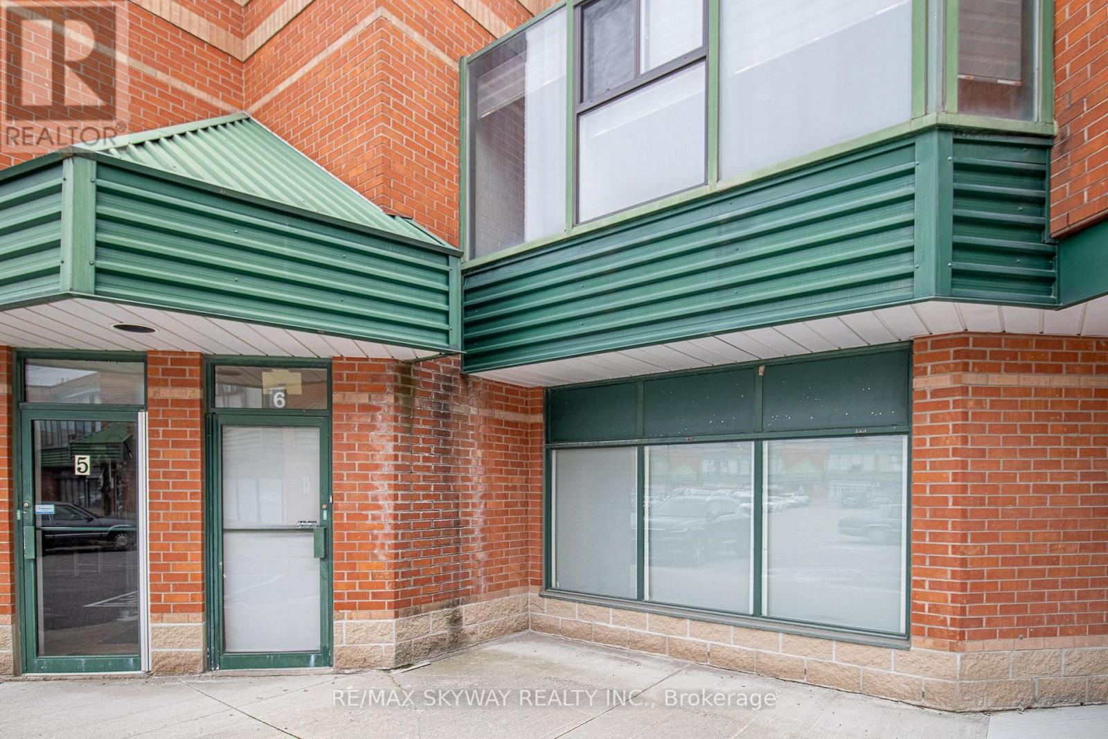 6 - 140 Regina Road, Vaughan, Ontario  L4L 8N1 - Photo 1 - N12402085