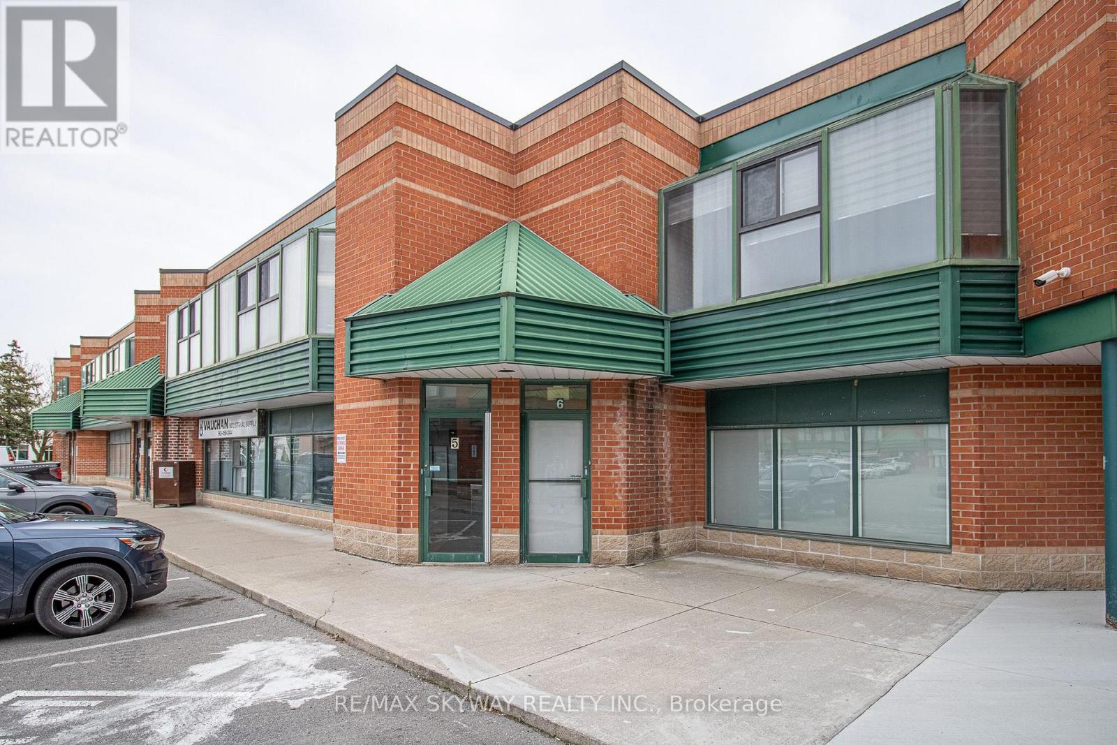 6 - 140 Regina Road, Vaughan, Ontario  L4L 8N1 - Photo 3 - N12402085