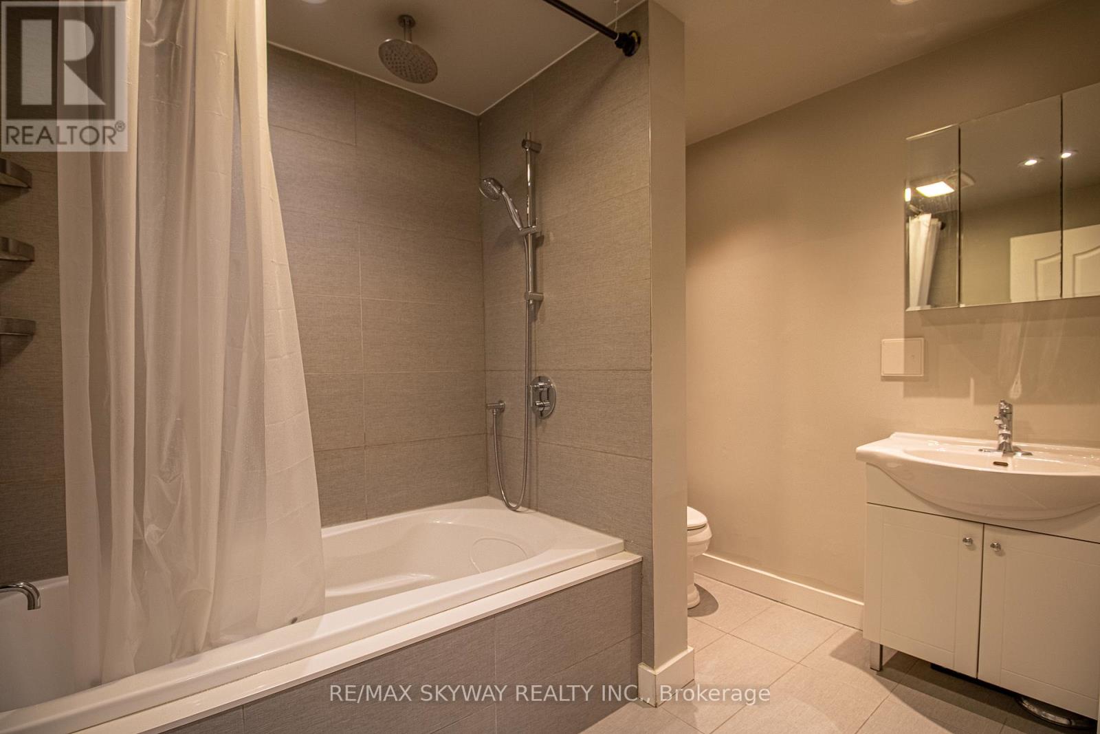 6 - 140 Regina Road, Vaughan, Ontario  L4L 8N1 - Photo 33 - N12402085