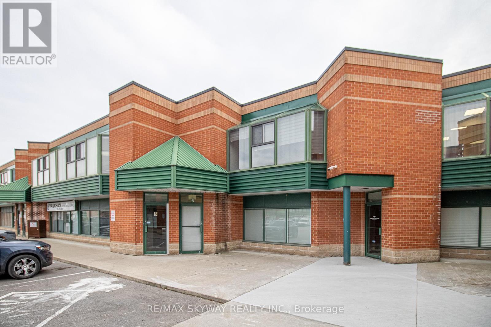 6 - 140 Regina Road, Vaughan, Ontario  L4L 8N1 - Photo 4 - N12402085