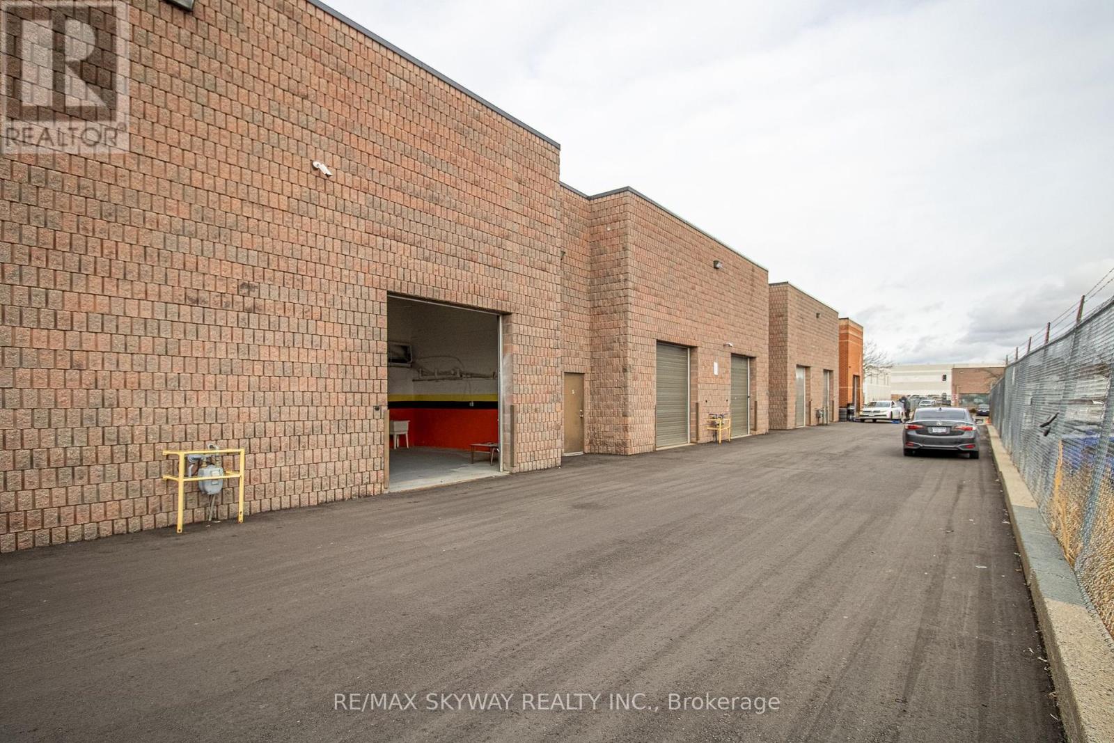 6 - 140 Regina Road, Vaughan, Ontario  L4L 8N1 - Photo 6 - N12402085