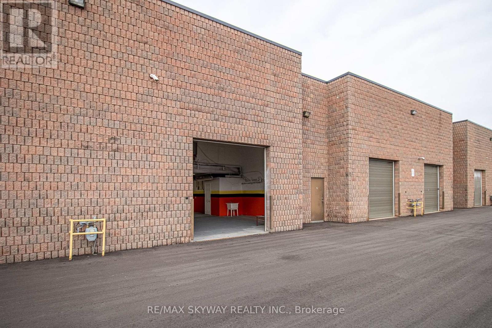 6 - 140 Regina Road, Vaughan, Ontario  L4L 8N1 - Photo 7 - N12402085