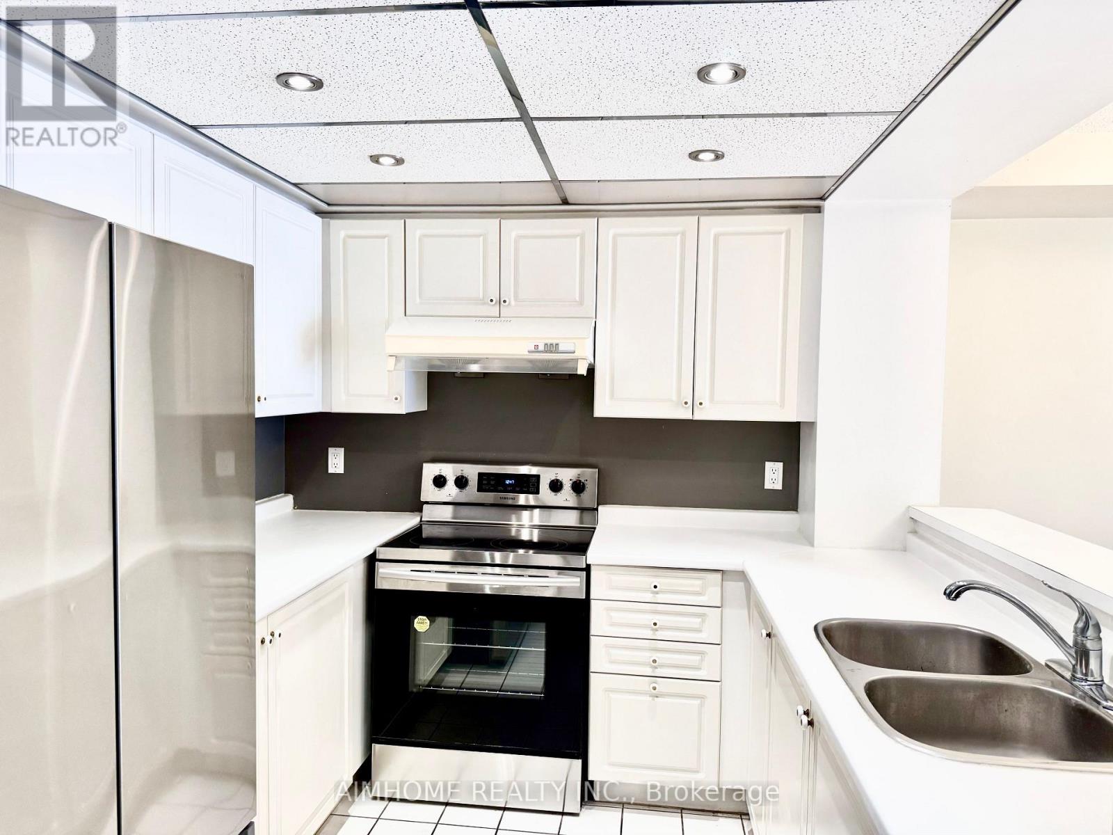 708 - 28 Hollywood Avenue, Toronto, Ontario  M2N 6S4 - Photo 13 - C12402033