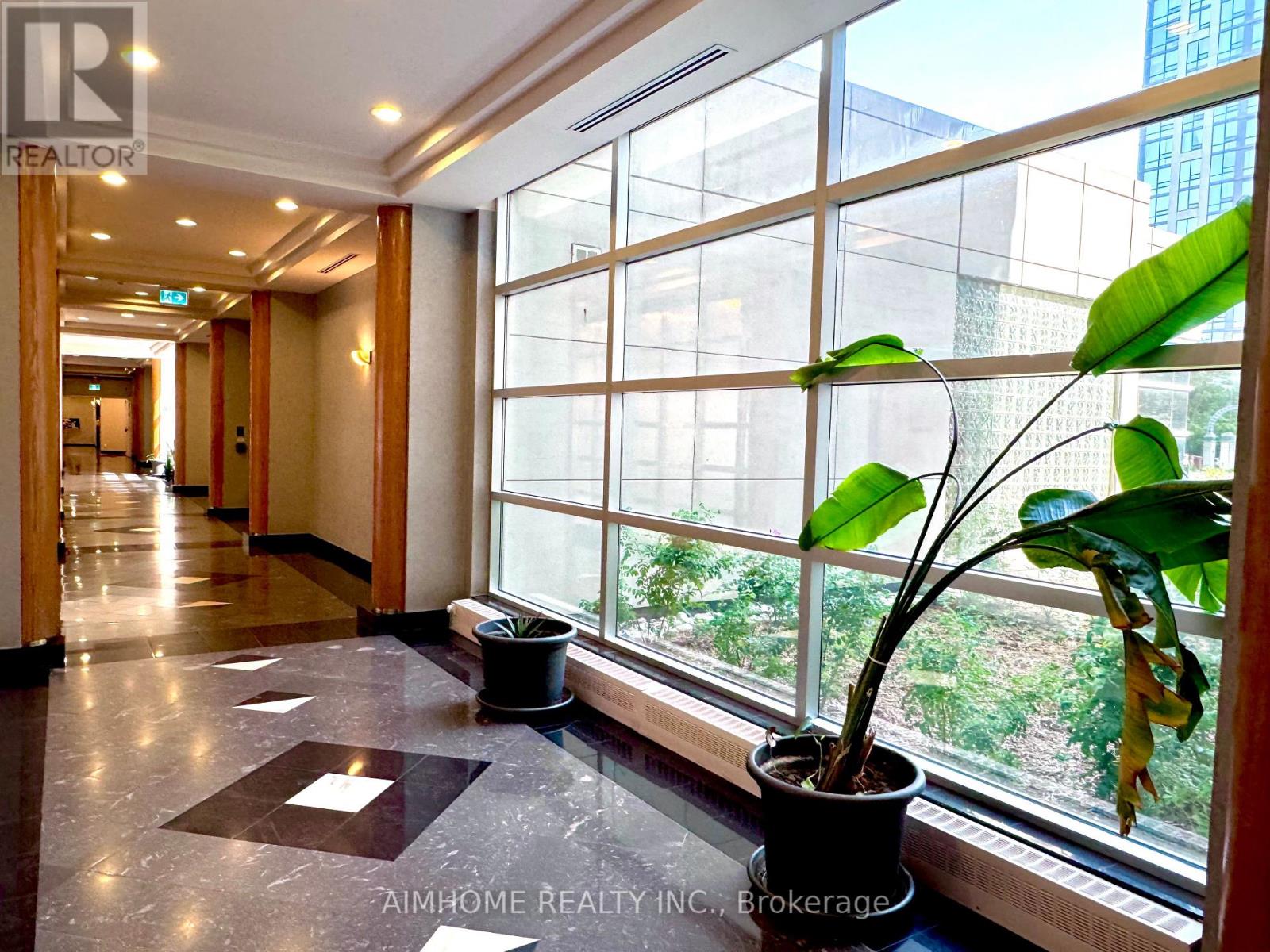 708 - 28 Hollywood Avenue, Toronto, Ontario  M2N 6S4 - Photo 4 - C12402033