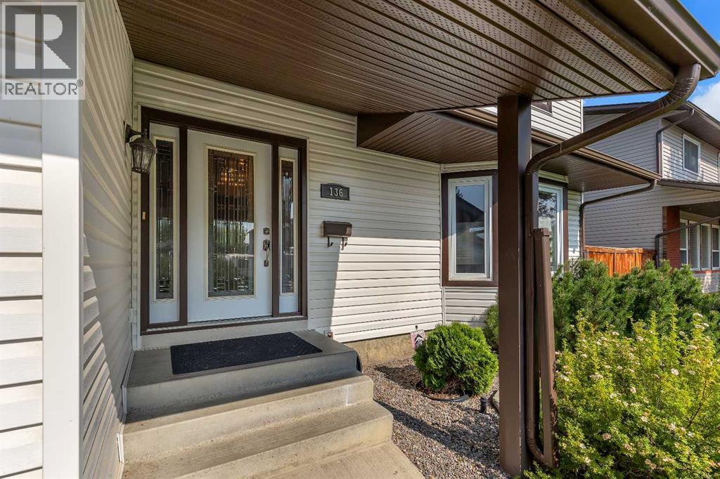 136 Castleglen Way Ne, Calgary, Alberta  T3J 1T3 - Photo 4 - A2256743