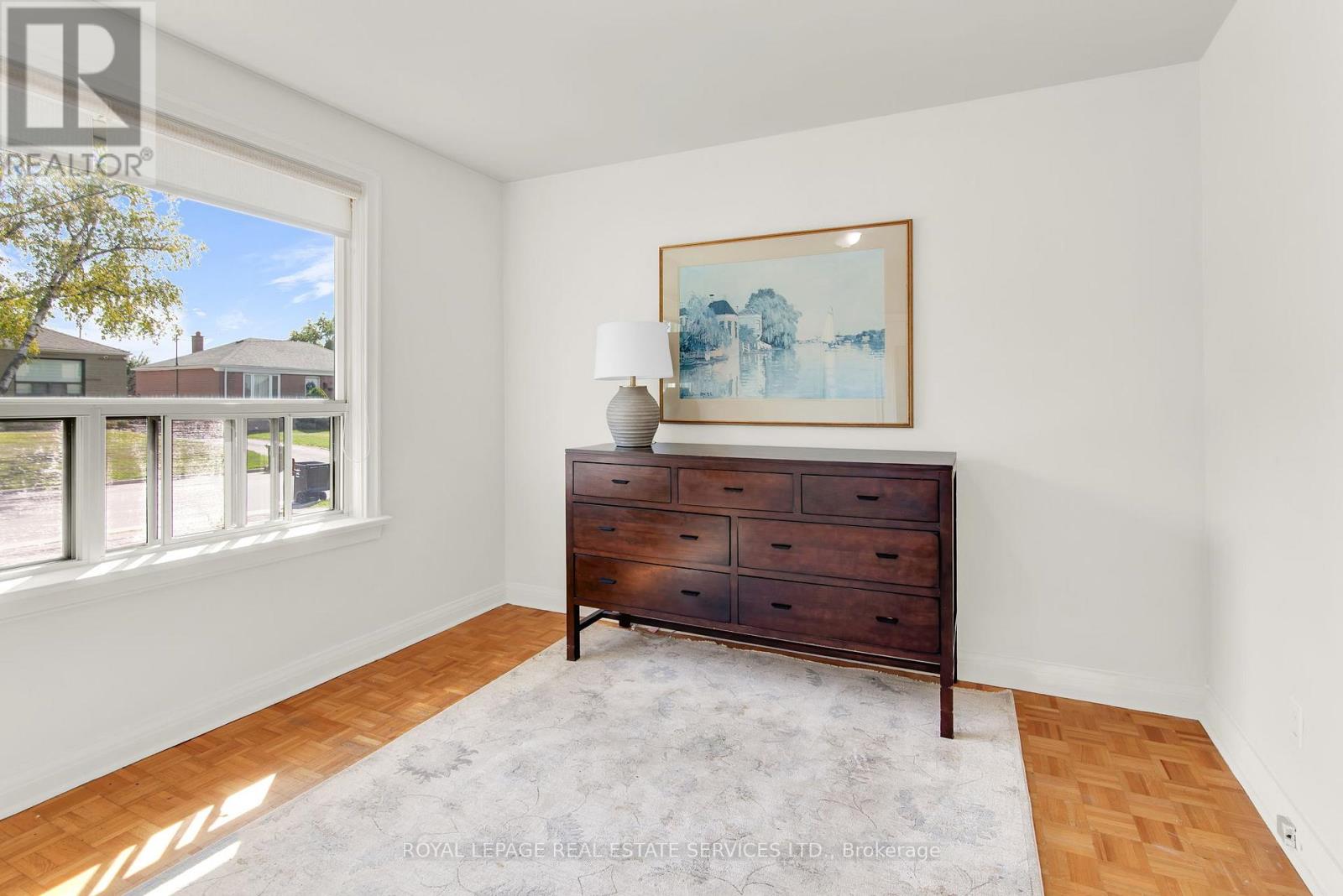 16 Redfern Avenue, Toronto, Ontario  M3M 1L3 - Photo 17 - W12402080